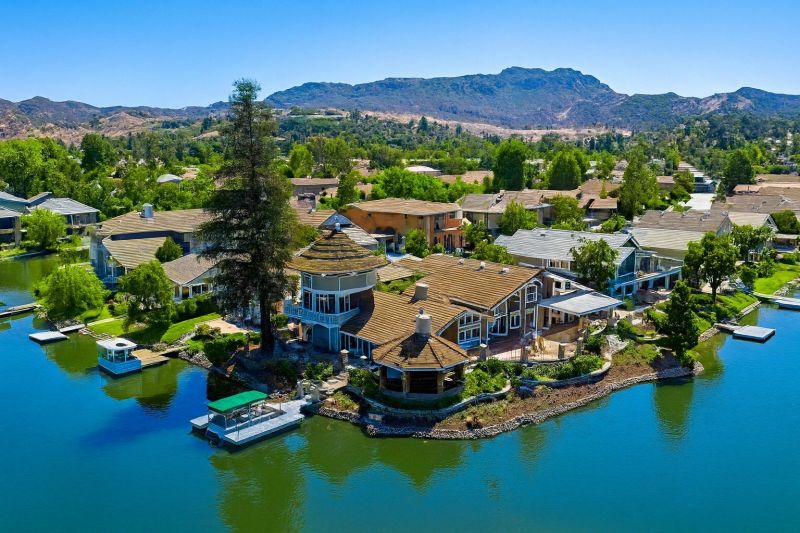 Concrete Countertop Pouring in Westlake Village, CA